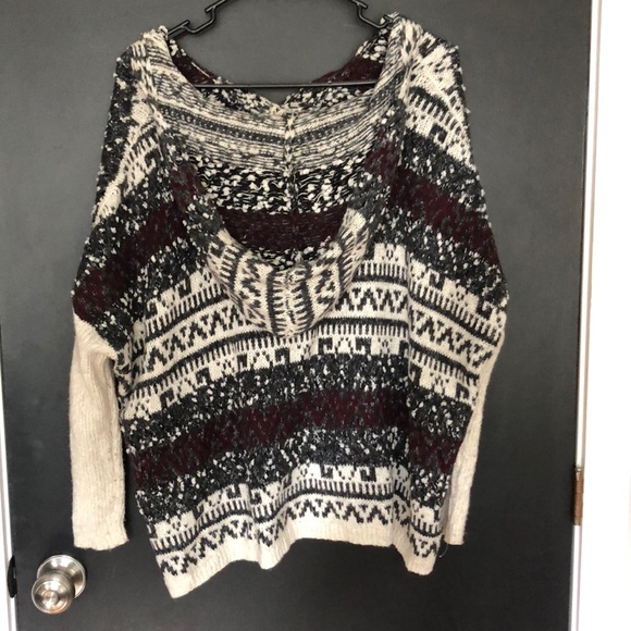 Hollister sweater - Picture 2 of 2
